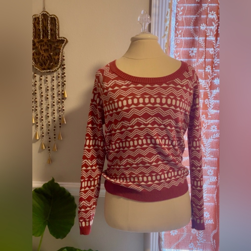 Forever 21 Red and White Geometric Sweater